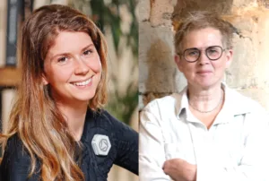 Zu sehen sind zwei Frauen, aus unterschiedlichen Generationne. Beide sind weiße Personen mit blonden Haaren und sie schauen selbstbewusst in die Kamera.